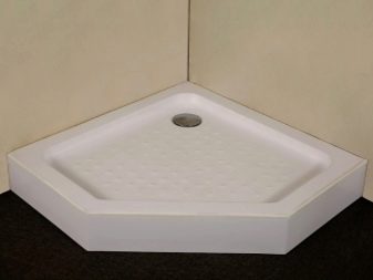 Розміри душових піддонів: стандартні і нестандартні, прямокутні, напівкруглі і квадратні. Огляд популярних розмірів: 120х80, 120х90 см, 110х90 см, 100х70 см, 60х60 см, 70х70 см, 80х80 см, 90х90 см