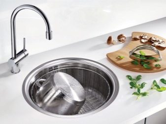 Розміри мийок для кухні (28 фото): стандартні розміри кухонних мийок зі штучного каменю та металевих мийок, правила підбору параметрів