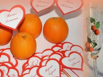 Розсадочні картки на весілля: як зробити весільні картки для розсадження гостей і підписати їх своїми руками?