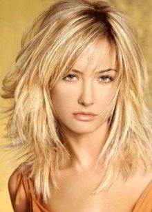 Рвані стрижки з чубчиком (66 фото): особливості стрижок на короткі, на середні і довгі волосся, градуйовані стрижки, тонкощі укладання