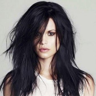 Рвані стрижки з чубчиком (66 фото): особливості стрижок на короткі, на середні і довгі волосся, градуйовані стрижки, тонкощі укладання