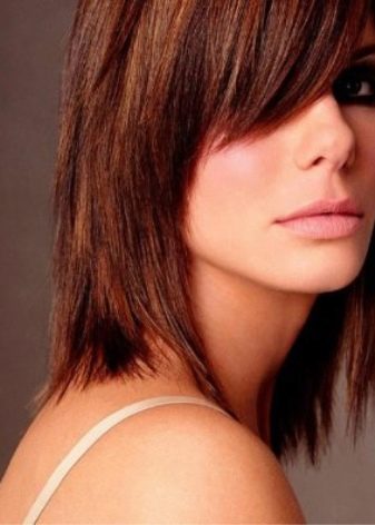 Рвані стрижки з чубчиком (66 фото): особливості стрижок на короткі, на середні і довгі волосся, градуйовані стрижки, тонкощі укладання