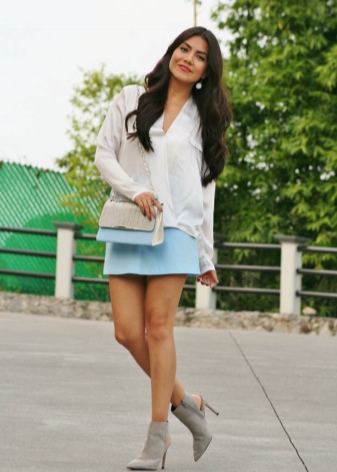 Сірі ботильйони (43 фото): з чим носити замшеві і шкіряні моделі на підборах і на танкетці