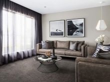 Сірі штори в інтер’єрі вітальні (60 фото): біло-сріблясті штори в залі, сіро-зелені, сіро-блакитні, сіро-бежеві комбінації в шторах