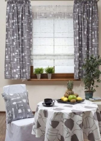 Сірі штори в спальні (63 фото): інтер’єр з синьо-сірими і світло-сірими фіранками, дизайн з темно-сірими і сіро-коричневими шторами, інші варіанти