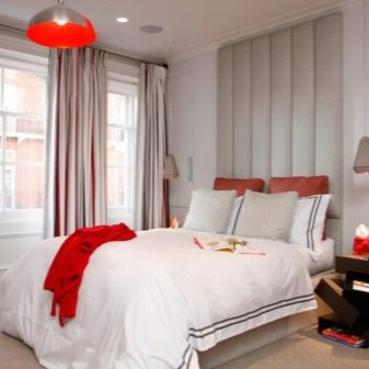 Сірі штори в спальні (63 фото): інтер’єр з синьо-сірими і світло-сірими фіранками, дизайн з темно-сірими і сіро-коричневими шторами, інші варіанти