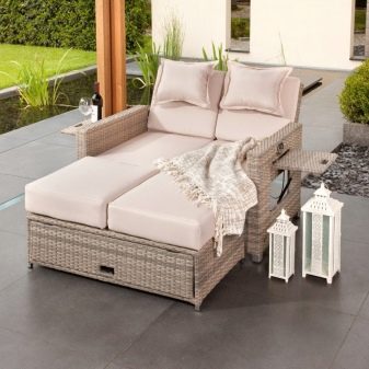 Садові дивани: вуличні дерев’яні та плетені для дачі. Кутова радіусна меблі для вулиці і інші моделі. Розміри