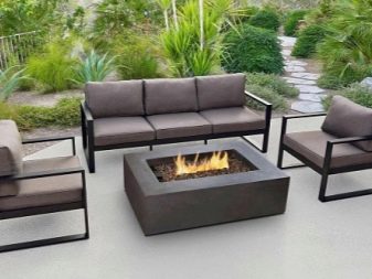 Садові дивани: вуличні дерев’яні та плетені для дачі. Кутова радіусна меблі для вулиці і інші моделі. Розміри