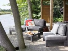 Садові дивани: вуличні дерев’яні та плетені для дачі. Кутова радіусна меблі для вулиці і інші моделі. Розміри