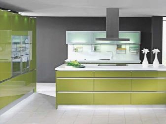 Салатові кухні (74 фото): особливості кухонного гарнітура салатового кольору в інтер’єрі кухні, варіанти дизайну шпалер в салатових тонах