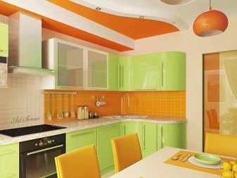 Салатові кухні (74 фото): особливості кухонного гарнітура салатового кольору в інтер’єрі кухні, варіанти дизайну шпалер в салатових тонах