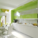 Салатові кухні (74 фото): особливості кухонного гарнітура салатового кольору в інтер’єрі кухні, варіанти дизайну шпалер в салатових тонах