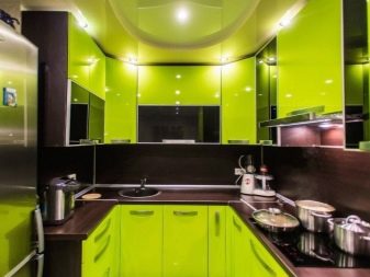 Салатові кухні (74 фото): особливості кухонного гарнітура салатового кольору в інтер’єрі кухні, варіанти дизайну шпалер в салатових тонах