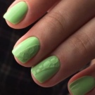 Салатовий манікюр (106 фото): дизайн нігтів яскраво-салатового і ніжно-салатового кольору з білим лаком