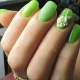 Салатовий манікюр (106 фото): дизайн нігтів яскраво-салатового і ніжно-салатового кольору з білим лаком