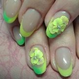 Салатовий манікюр (106 фото): дизайн нігтів яскраво-салатового і ніжно-салатового кольору з білим лаком