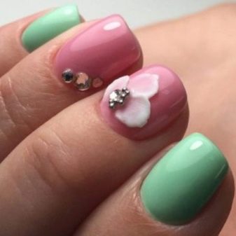 Салатовий манікюр (106 фото): дизайн нігтів яскраво-салатового і ніжно-салатового кольору з білим лаком