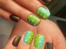 Салатовий манікюр (106 фото): дизайн нігтів яскраво-салатового і ніжно-салатового кольору з білим лаком