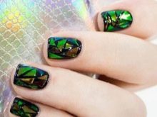 Салатовий манікюр (106 фото): дизайн нігтів яскраво-салатового і ніжно-салатового кольору з білим лаком