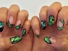 Салатовий манікюр (106 фото): дизайн нігтів яскраво-салатового і ніжно-салатового кольору з білим лаком