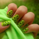 Салатовий манікюр (106 фото): дизайн нігтів яскраво-салатового і ніжно-салатового кольору з білим лаком