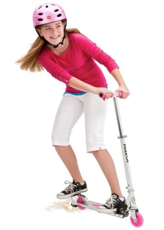 Самокат для дитини 10 років: як вибрати дитячий двоколісний самокат з великими колесами для дівчаток і хлопчиків?