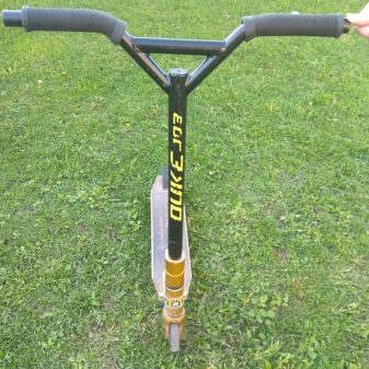 Самокат для дитини 10 років: як вибрати дитячий двоколісний самокат з великими колесами для дівчаток і хлопчиків?