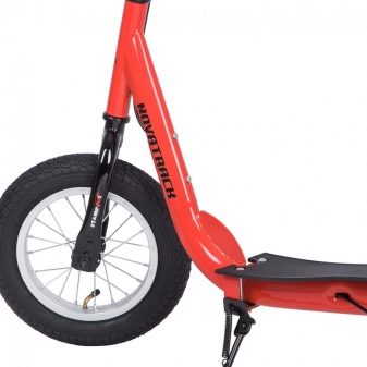 Самокат для дитини 10 років: як вибрати дитячий двоколісний самокат з великими колесами для дівчаток і хлопчиків?