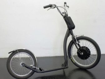 Самокат з великими колесами (44 фото): вибираємо моделі з широкими колесами і амортизаторами до 100 кг та інші самокати