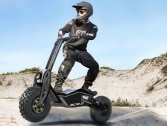 Самокат з великими колесами (44 фото): вибираємо моделі з широкими колесами і амортизаторами до 100 кг та інші самокати