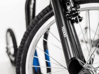 Самокат з великими колесами (44 фото): вибираємо моделі з широкими колесами і амортизаторами до 100 кг та інші самокати