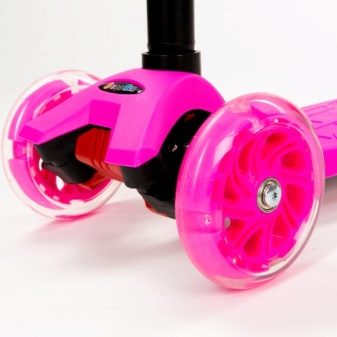 Самокати 21St Scooter: дитячі триколісні самокати з світяться колесами, огляд двоколісних моделей. Як зібрати самокат? Відгуки