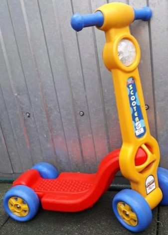 Самокати для дітей від 2 років: рейтинг кращих дитячих 3-колісних моделей з світяться колесами. Як вибрати самокат? Як навчити кататися?