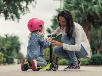 Самокати для дітей від 2 років: рейтинг кращих дитячих 3-колісних моделей з світяться колесами. Як вибрати самокат? Як навчити кататися?