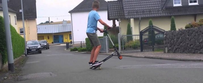 Самокати для дітей від 7 років: як вибрати самокат з великими колесами для дівчинки або хлопчика? Рейтинг кращих дитячих моделей