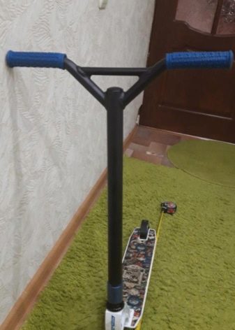 Самокати Reaction: двоколісні трюкові самокати і триколісні дитячі, інші моделі. Вибір підставки для електросамоката