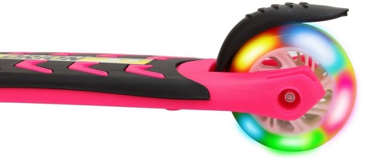 Самокати з світяться колеса: триколісні дитячі самокати з великими колесами для дітей 4-5 років і інші моделі