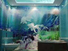 Самоклеюча плівка для ванної: особливості ПВХ-плівки для кімнати, оздоблення стін водонепроникною вінілової плівкою