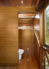 Санвузол у дерев’яному будинку (76 фото): дизайн кімнати в будинку з бруса на дачі, приклади обробки підлоги, схеми вентиляції