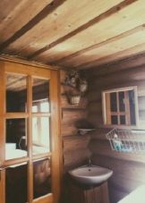 Санвузол у дерев’яному будинку (76 фото): дизайн кімнати в будинку з бруса на дачі, приклади обробки підлоги, схеми вентиляції