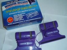 Щітка для миття вікон (34 фото): варіант для чищення з двох сторін, двостороння продукція з телескопічною ручкою, варіанти для миття зовні