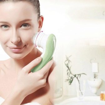 Щіточки для вмивання: силіконові, електричні та щітки-масажери для особи. Моделі від Foreo та інші. Як користуватися?