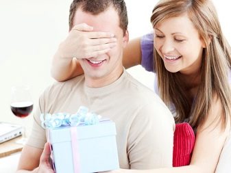 Що подарувати чоловікові на 4-річну річницю весілля? Вибір подарунка на 4 роки спільного життя