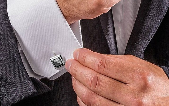 Що подарувати чоловікові на срібне весілля? Як вибирати оригінальний і недорогий подарунок від дружини, на річницю 25 років?