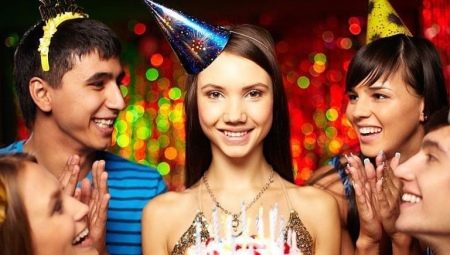 Що подарувати дівчині на 16 років? Кращі подарунки на день народження подруги. Що можна подарувати дочки і сестри?