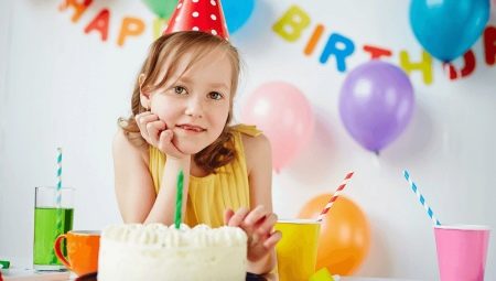 Що подарувати дівчині на 8 років? Кращі ідеї на День народження дочки, цікаві книги, оригінальні набори і незвичайні подарунки