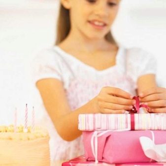 Що подарувати дівчинці 12 років? Книги, гаджети та інші ідеї подарунків для подруги або 12-річній дочці на день народження