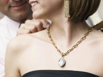 Що подарувати дружині на день народження? 34 фото Кращі ідеї оригінальних подарунків для подружжя. Що незвичайного можна зробити своїми руками для коханої дружини?