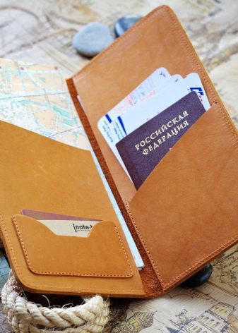 Що подарувати хлопцеві на 18 років? Ідеї подарунків від дівчини і друга. Що можна подарувати на день народження сина і брата? Що можна зробити своїми руками?