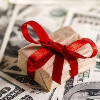 Що подарувати хлопцеві на 18 років? Ідеї подарунків від дівчини і друга. Що можна подарувати на день народження сина і брата? Що можна зробити своїми руками?